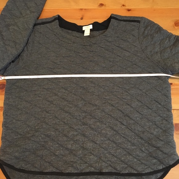 J. Crew Gray Quilted Top Size Small - Picture 7 of 8